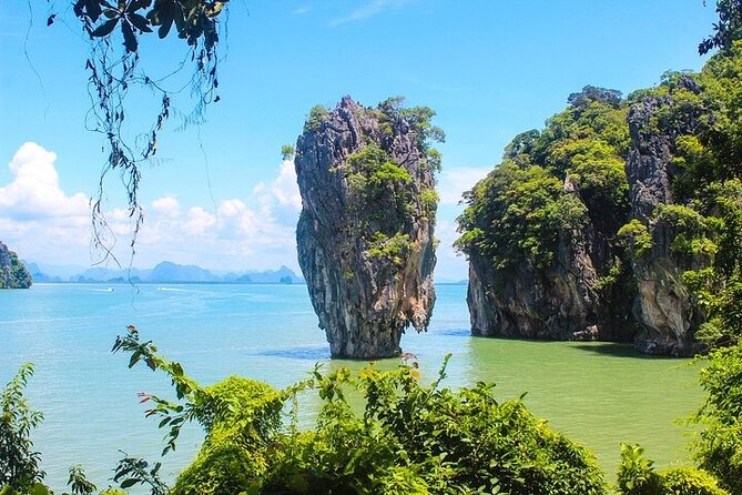 James Bond Hong Islands Sightseeing Canoe - James Bond Island: Short Time on a Big Name