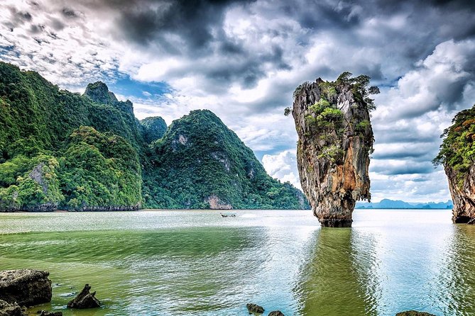 James Bond Island Adventure: Speedboat & Canoe Expedition - Stop one: Phang Nga Bay and the James Bond cliffs at Ko Tapu