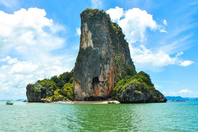James Bond Island & Phang Nga Bay with Canoeing By Big Boat From Phuket - Food, comfort, and the rhythm of the day