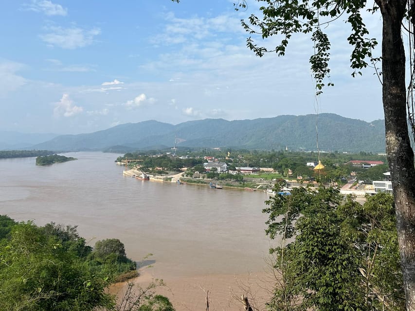 JOIN TOUR 1 day trip around Chiang Rai included lunch buffet - Choui Fong Tea Farm: Tasting, Dessert, and a Real Tea Ceremony