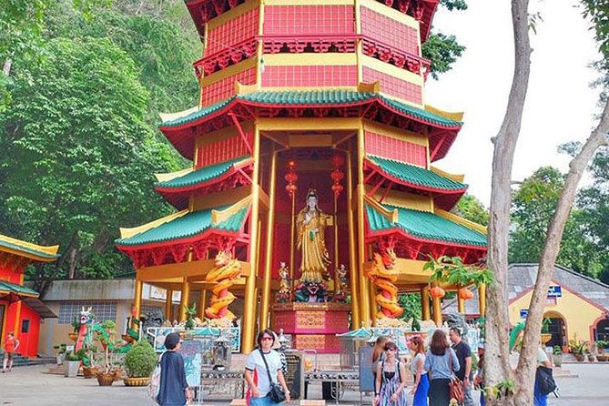 Jungle Tour to Emerald Pool, Krabi Hot Spring and Tiger Cave Temple - Stop 1: Namtok Ron hot spring waterfall and the art of soaking