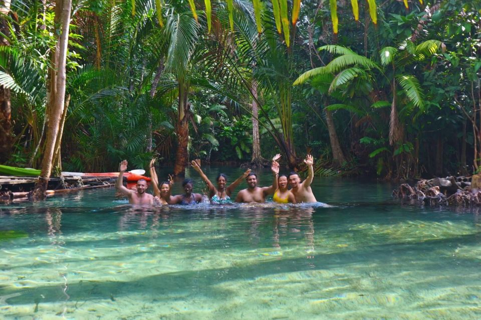 Kayaking and swiming klongrood - The spring-water lagoon swim: how to enjoy it safely