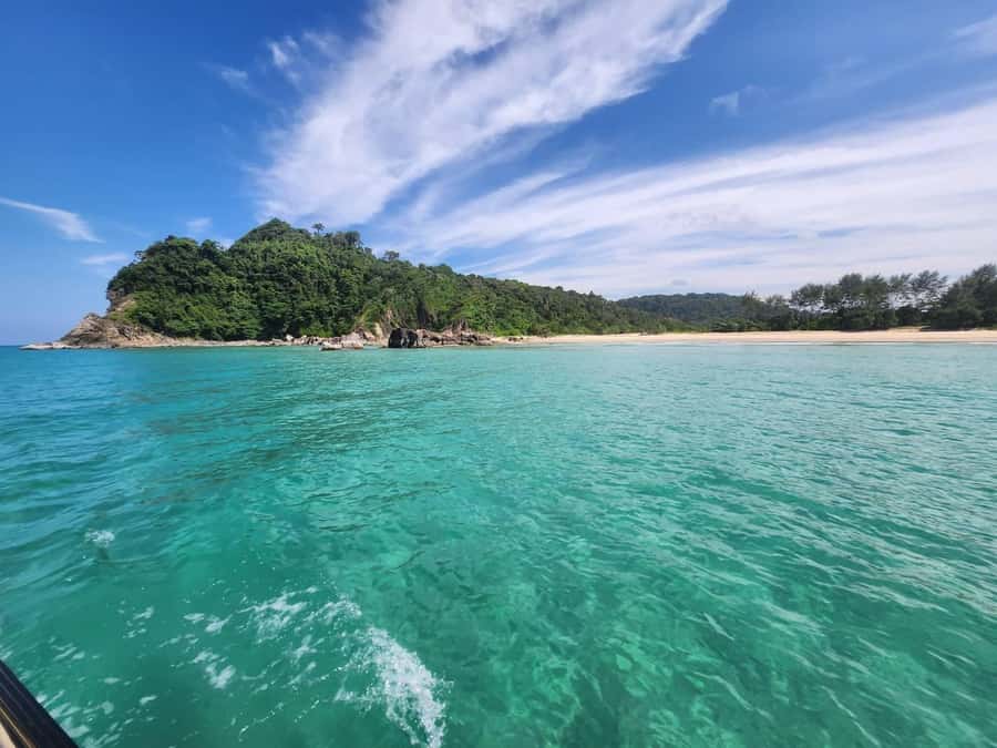 Khao Lak: Khao Na Yak Sightseeing & Snorkeling Small Group - Your guide and captain matter more than you think