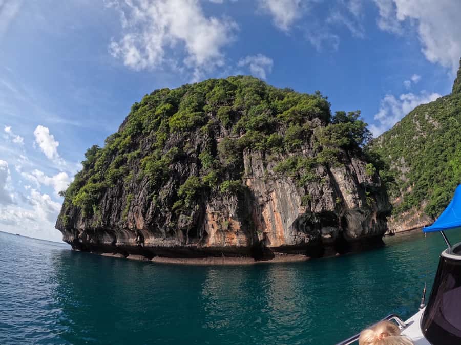 Khao Lak: Phi Phi & Bamboo Island Day Trip by Speedboat - Ko Phi Phi Don and Viking Cave: more than just a pass-by
