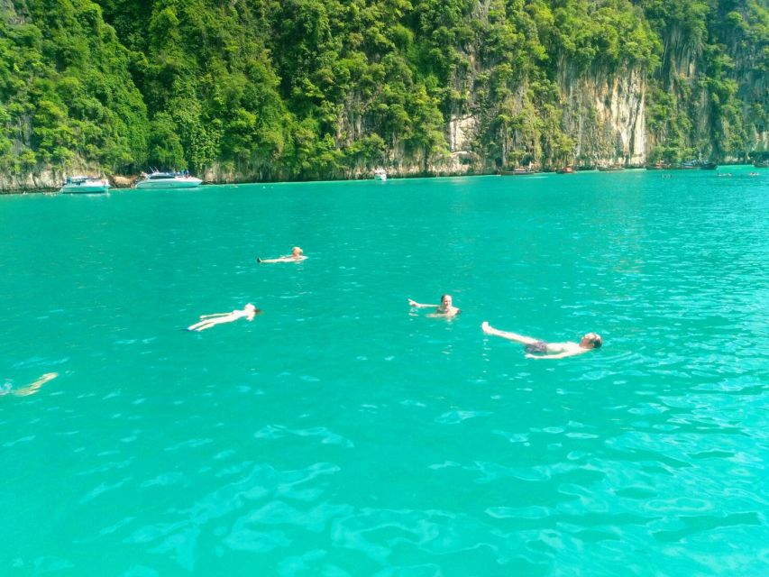 Khao Lak: Phi Phi Island, Maya Beach and Snorkeling Day Trip - Lunch at the beachside buffet: where the value shows up