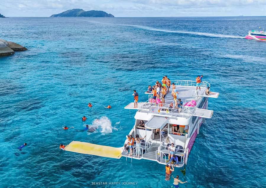 Khao Lak : Similan Islands Speed Catamaran Premium Morning - Breakfast and the pier welcome: the part people forget to value