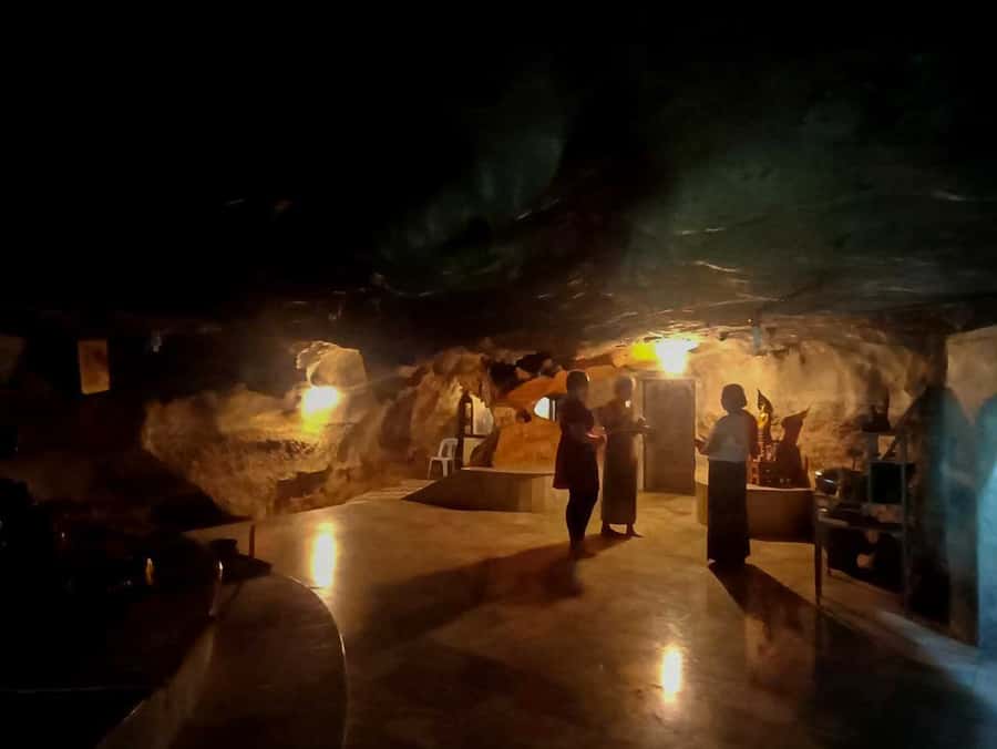 Khao Lak: Three Temples Tour in Phang Nga - Bang Riang Temple and the Phra Mahathat Chedi Phutthathambanlue views