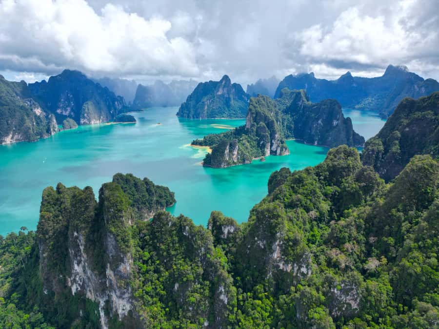 Khao Sok: Private Longtail Boat Tour at Cheow Lan Lake - The private longtail boat: your floating base on the lake