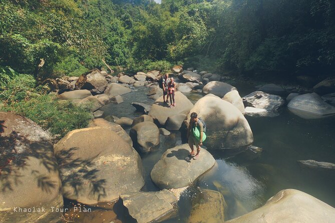 Khao Sok Rainforest | Hiking & Bamboo Rafting - Thai lunch in the middle of the adventure: fuel without ruining the vibe