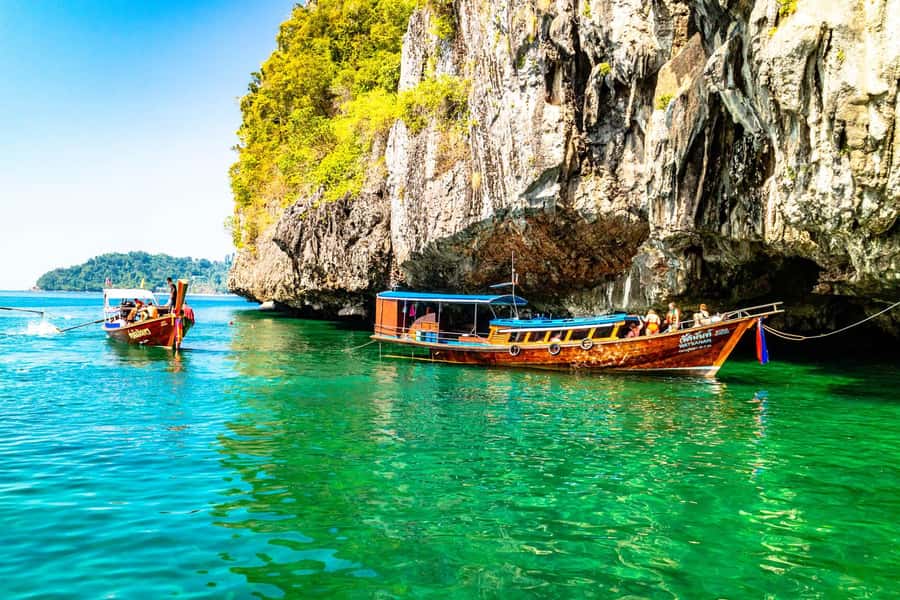 Ko Lanta: 4 Islands Tour By Private Longtail Boat with Lunch - Koh Chueak: Quick Scenic Views, Swim Stops, and Snorkel Time