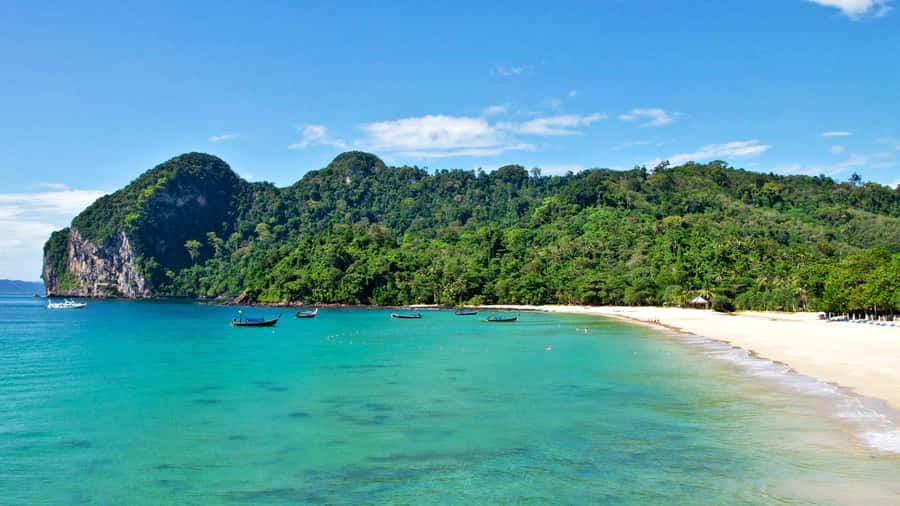 Ko Lanta: 4 Islands Tour By Private Longtail Boat with Lunch - Koh Ngai: Thai Lunch on the Beach, Then More Water Time
