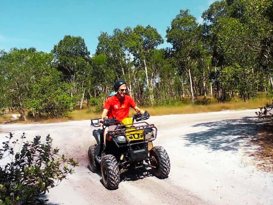 Ko Lanta : ATV Adventure On Koh Lanta Noi - The route ends at Lung-Sod Beach, and that’s the point