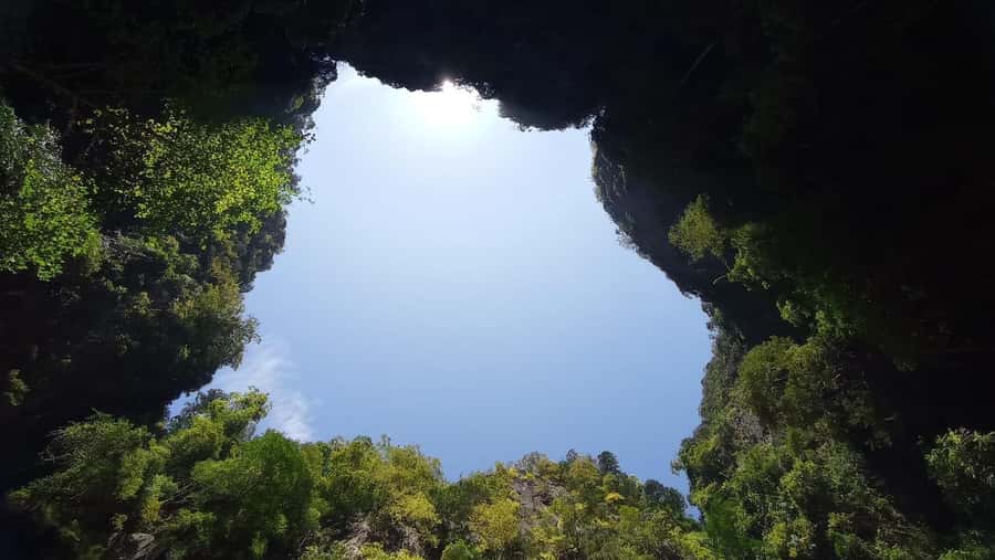 Ko Lanta: Early Bird the Emerald Caves and Koh Kradan Tour - Koh Kradan: white sand, clear water, and real beach time