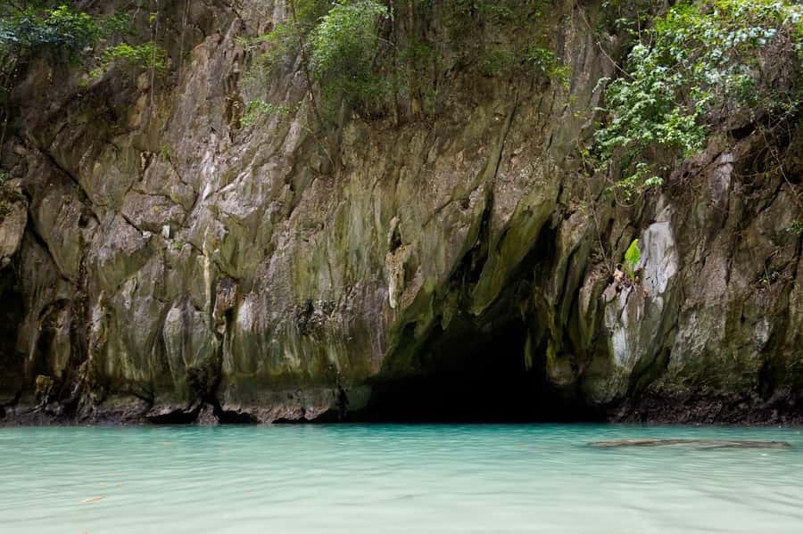 Ko Lanta: Early Bird the Emerald Caves and Koh Kradan Tour - Pickup, longtail boat, and the early-morning reality check