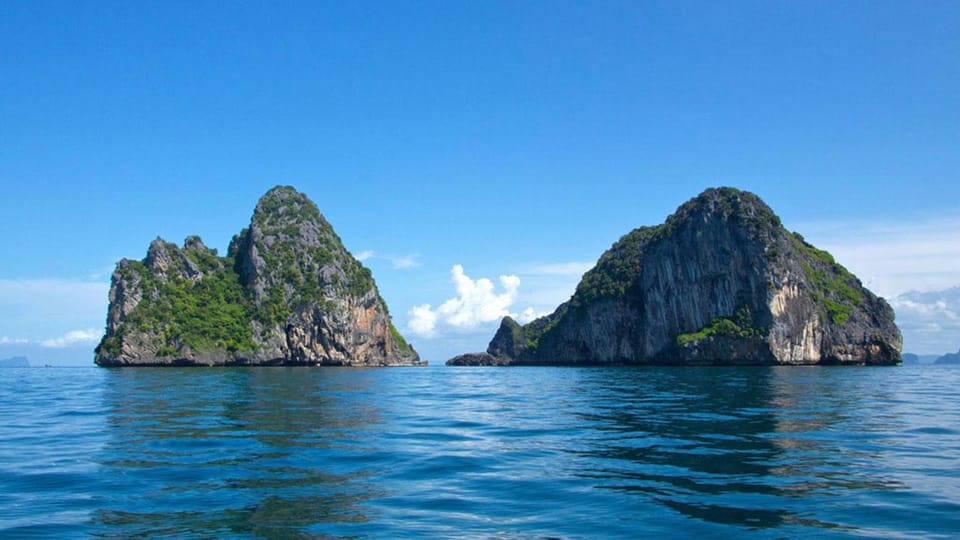 Ko Lanta: Emerald Cave and 4 Islands Tour by Longtail Boat - Emerald Cave (Tham Morakot): the tunnel swim you’ll remember