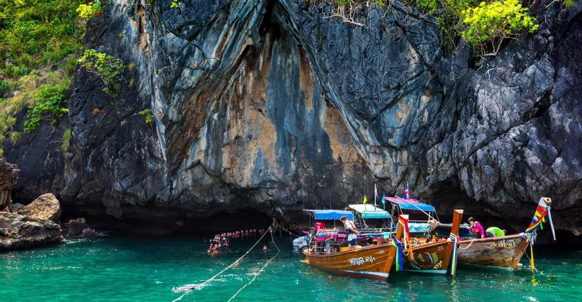 Ko Lanta: Emerald Cave and 4 Islands Tour by Longtail Boat - Koh Maa: fish-feeding and bat watching
