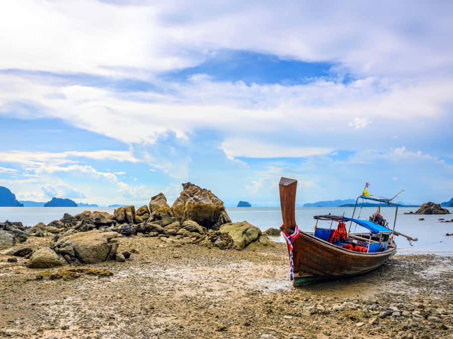 Ko Lanta: Exclusive Private Long-tail Boat Fishing Trip - Lunch, fruits, and beverages: staying fueled between casts
