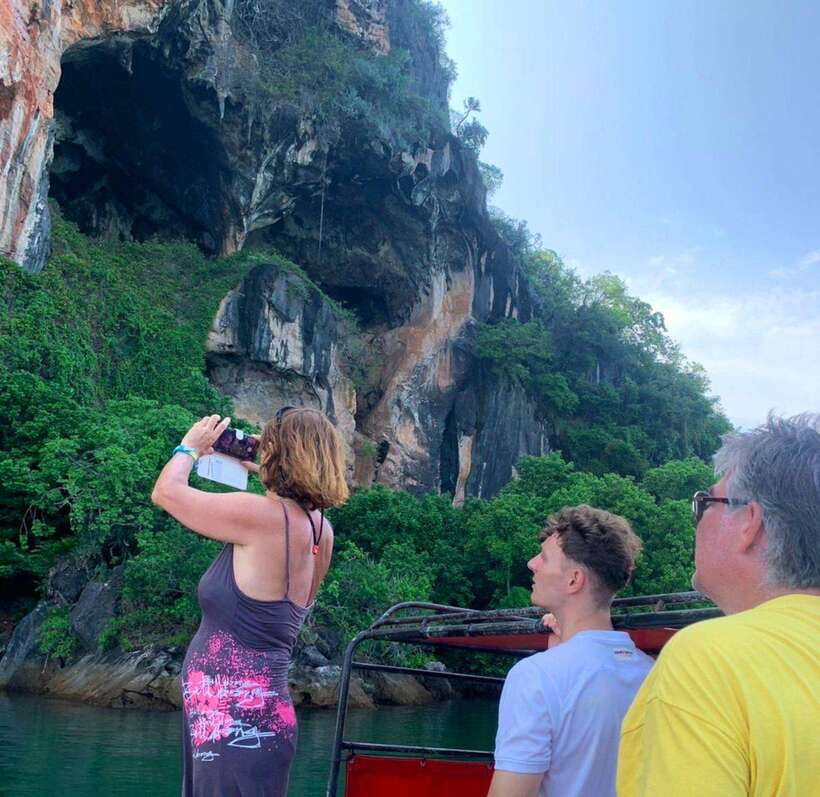 Ko Lanta: Ko Bubu, Talabeng, Mangrove Kayak and Skull Island - Talabeng Island caves: where the kayaking actually feels special