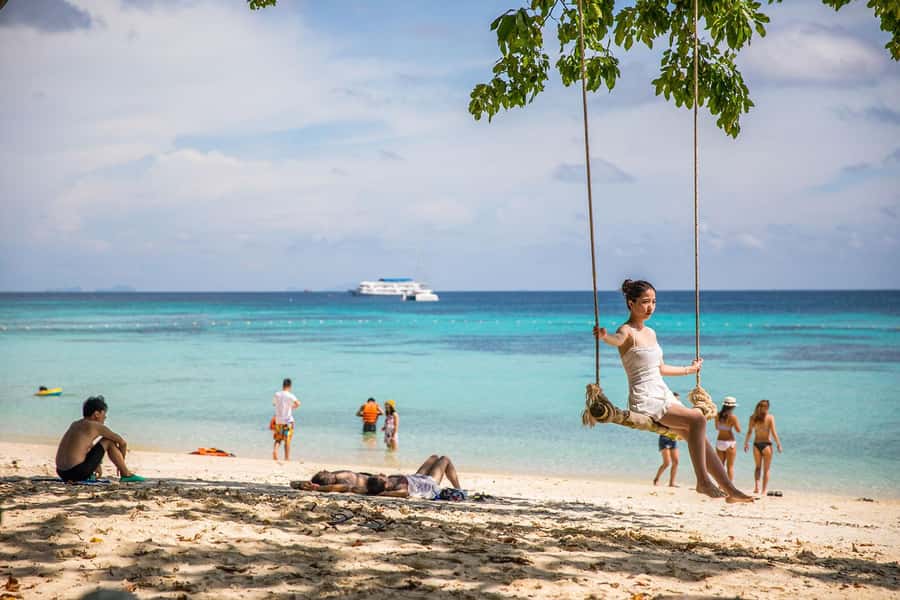 Ko Lanta: Koh Rok & Koh Haa Snorkeling the Andaman Gems Tour - Koh Haa (Five Islands) lagoon time: scenic views with real snorkeling potential