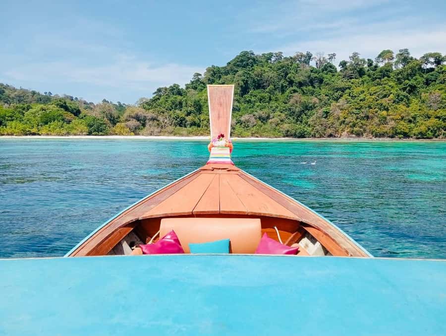 Ko Lanta: Private Exclusive Longtail to Ko Rok With Lunch - What to expect from the guides and communication style