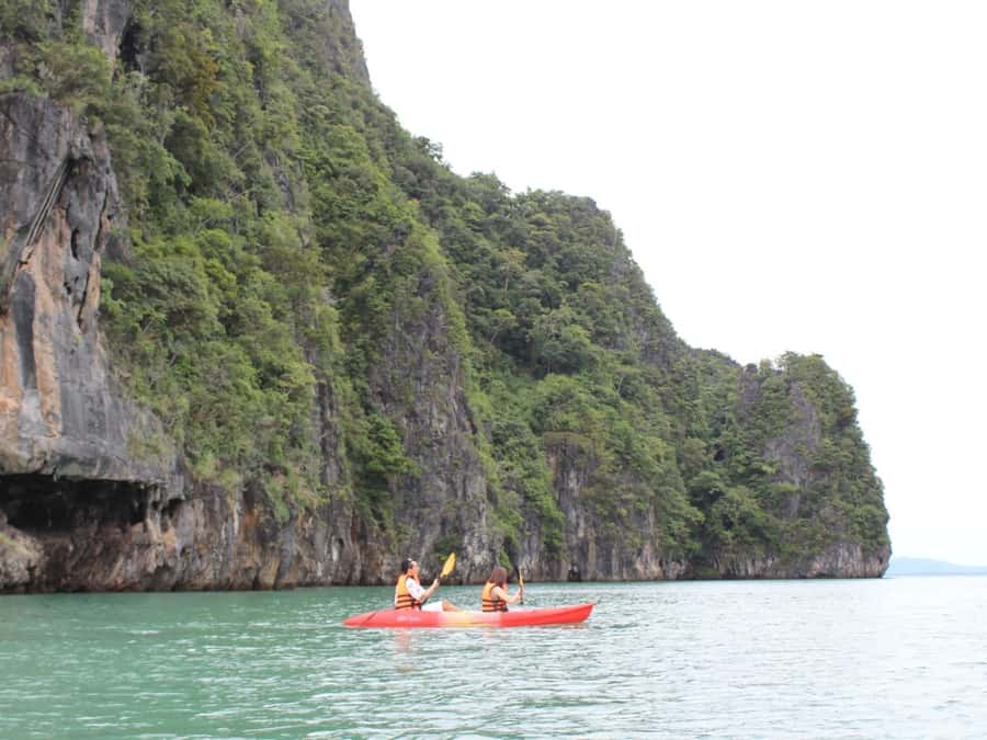 Ko Lanta: Private Mangrove & Sea Cave Kayaking Small Tour - Kayaking Between Islands: Wildlife-Spotting Without Forcing It