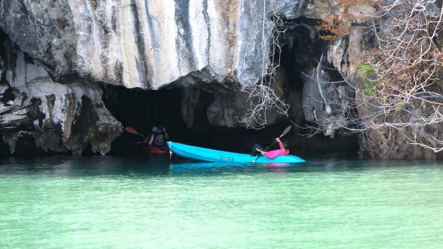 Ko Lanta: Private Mangrove & Sea Cave Kayaking Small Tour - Guides, Small Groups, and Why It Matters for Kayaking Days