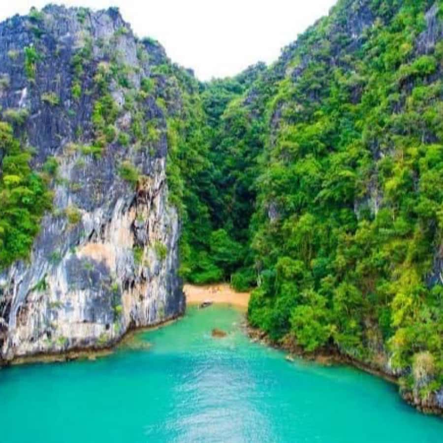 Ko Lanta: Sea Cave Kayaking Adventure Mangrove with Lunch - The long-tail boat transfers: time well used