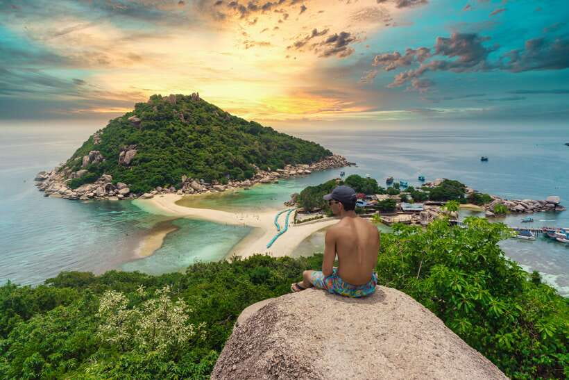 Ko Tao: Late Riser Snorkeling Tour with Lunch and Photos - Shark Bay Swim With Turtles and Blacktip Reef Sharks