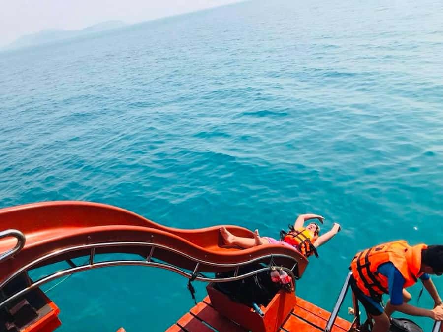 Koh Kood: Discover Scuba Diving for Beginners with 2 Dives - How the Morning Works: Pickup, Bang Bao Bay, and Getting Set Up