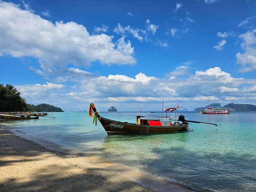 Koh Lanta: 4-Island Tour by Longtail Boat - Koh Mook’s Emerald Cave: The 80-Meter Tunnel and the Low-Tide Catch