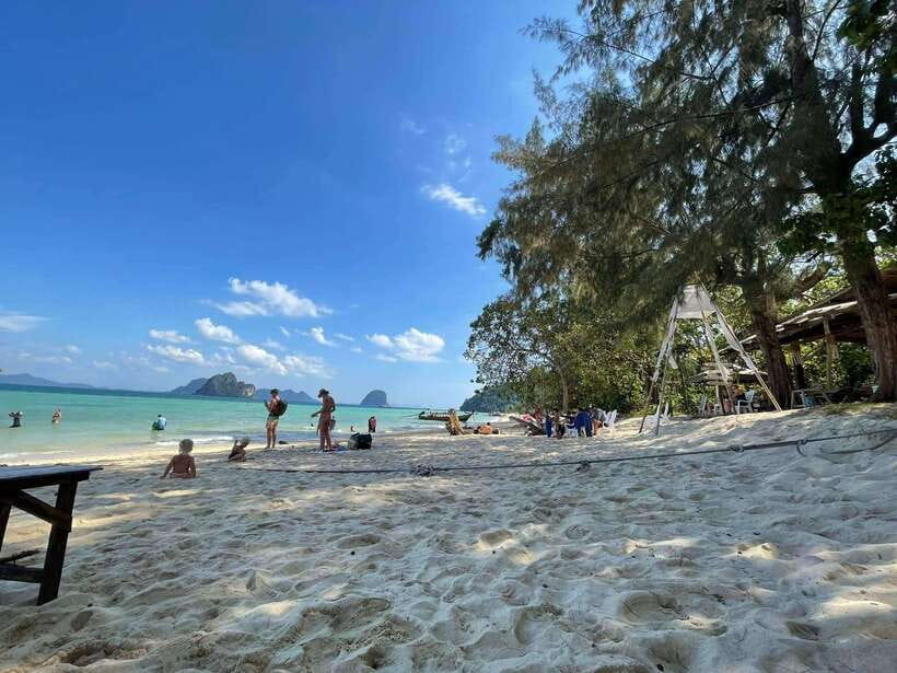Koh Lanta: 4-Island Tour by Longtail Boat - Koh Ngai Beach Break: Lunch on the Sand, Plus Time to Breathe