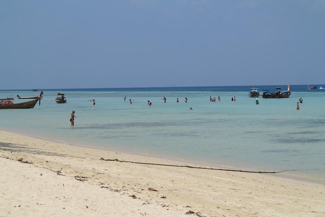 Koh Lanta: 4 Islands Tour by Speedboat with Snorkeling - Koh Ngai swim time: beach snorkeling without the cave pressure