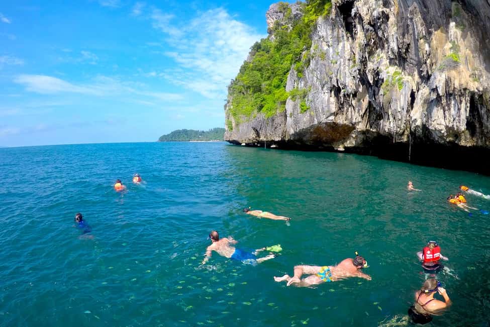 Koh Lanta: Emerald Cave, Ko Kradan & 4 Islands by Speedboat - Should you book the Koh Lanta Emerald Cave and 4 Islands speedboat tour?