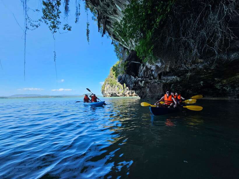 Koh Lanta: Kayaking and Longtail Boat Tour (Half day) - Getting picked up and headed toward the water