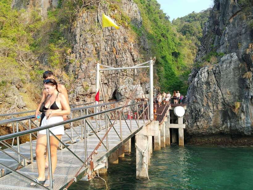 Koh Lanta: Tin's Speedboat Odyssey to Bamboo Island & Beyond - Phi Phi Don and Tonsai Bay: Snorkeling Plus Street-Level Fun