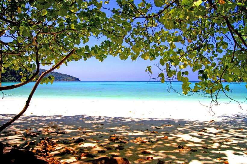 Koh Lipe: 5 Island Snorkeling Trip by Longtail Boat w/ Lunch - Setting off from Koh Lipe: Star Travel and the longtail boat rhythm