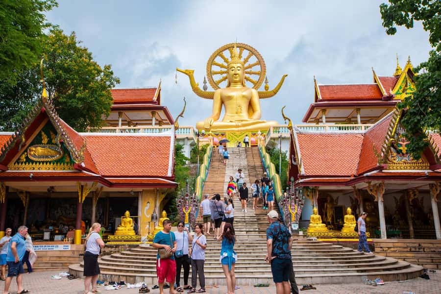 Koh Samui City Tour with Cultural and Scenic Highlights - Wat Plai Laem: colorful temple textures and an easy first win