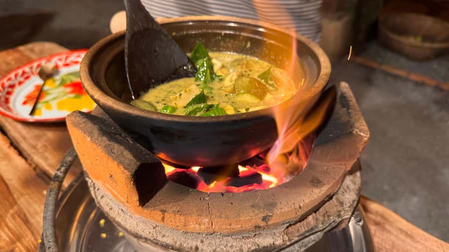 Koh Samui: Evening Thai Cooking Class with Organic Garden - Getting oriented: welcome drink, briefing, and open kitchen views