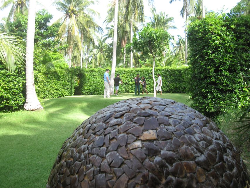 Koh Samui: Football Golf & Botanical Gardens - The Break After Hole 11: Coconut Snacks and Cool Towels