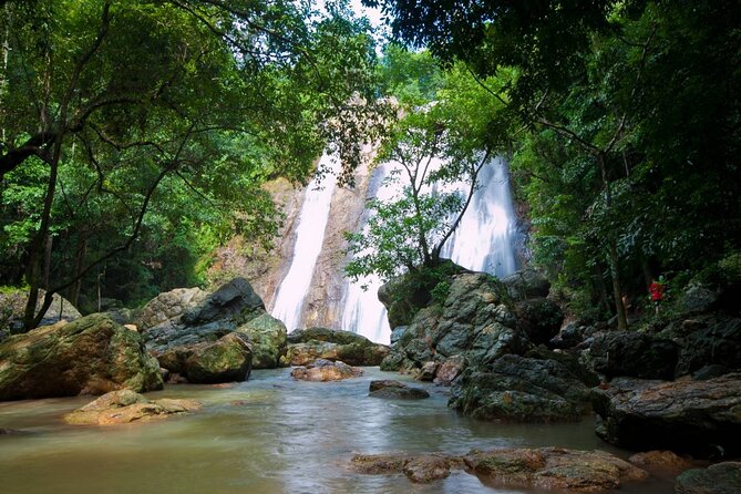 Koh Samui Half Day Island Guided Tour - Na Muang Waterfall: 15 Meters Down to a Natural Pool (Swimming Time)