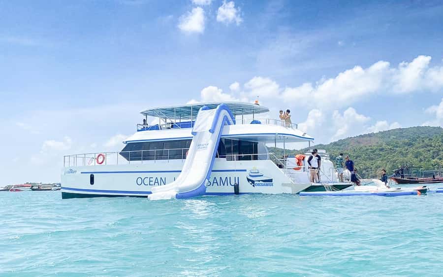 Koh Samui: Koh Tan and Koh Madsum Half-Day Tour by Catamaran - The catamaran ride: space, comfort, and how to enjoy the wind