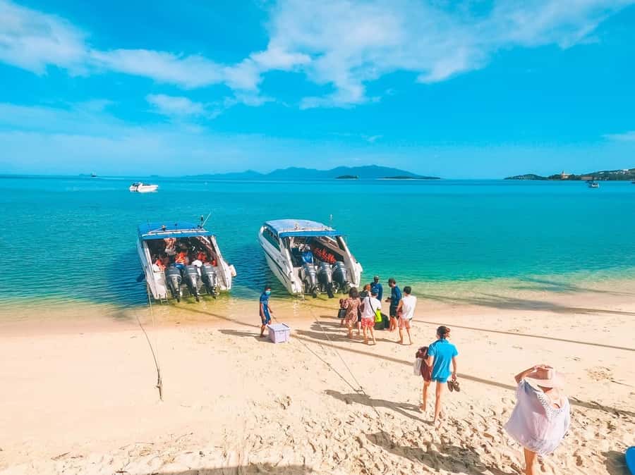 Koh Samui: Koh Tao and Nangyuan Snorkeling Tour with Lunch - Photo moments: crew cameras, GoPro-style shots, and optional extras