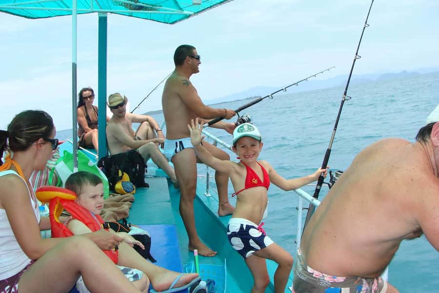 Koh Samui: Mr.Ung's Private Fishing/Boat Trip/Snorkeling/BBQ - Fishing Off the Traditional Wooden Boat: Koh Taen and Koh Mudsoom