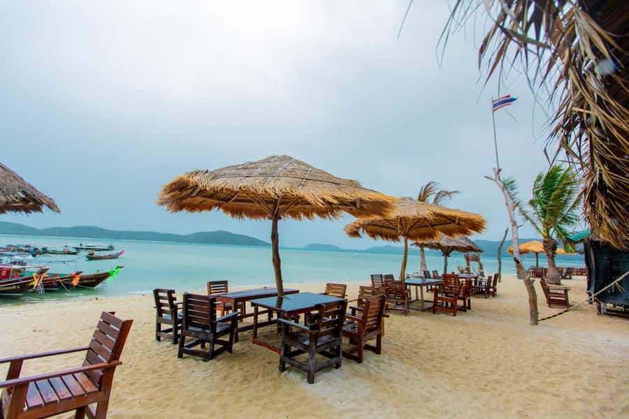 Koh Samui: Pink Dolphin Spotting & Pig Island Speedboat Tour - Ko Madsum and Ko Taen: extra time where you can swim and snorkel