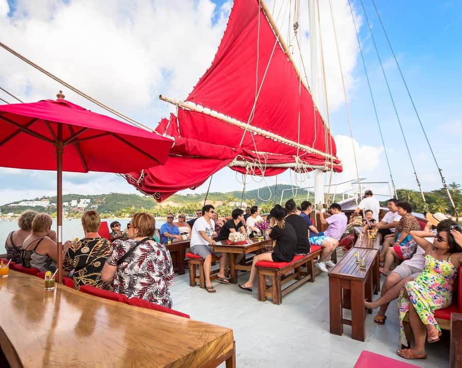 Koh Samui: Red Baron Romantic Sunset Dinner Cruise - The Onboard Bar: What’s Included vs What Costs Extra