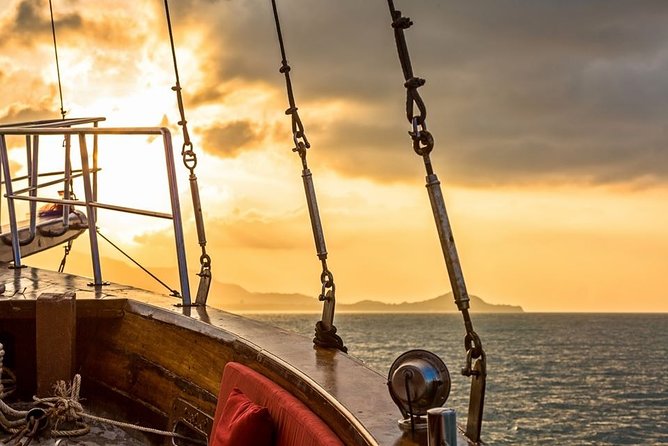 Koh Samui Romantic Sunset Cruise Tour By Red Baron Chinese Sailboat - Dinner on board: what’s included and why it matters