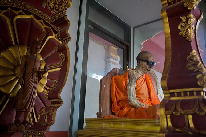 Koh Samui Sightseeing Tour by Minivan - Wat Phra Yai Big Buddha: The Island Photo Magnet