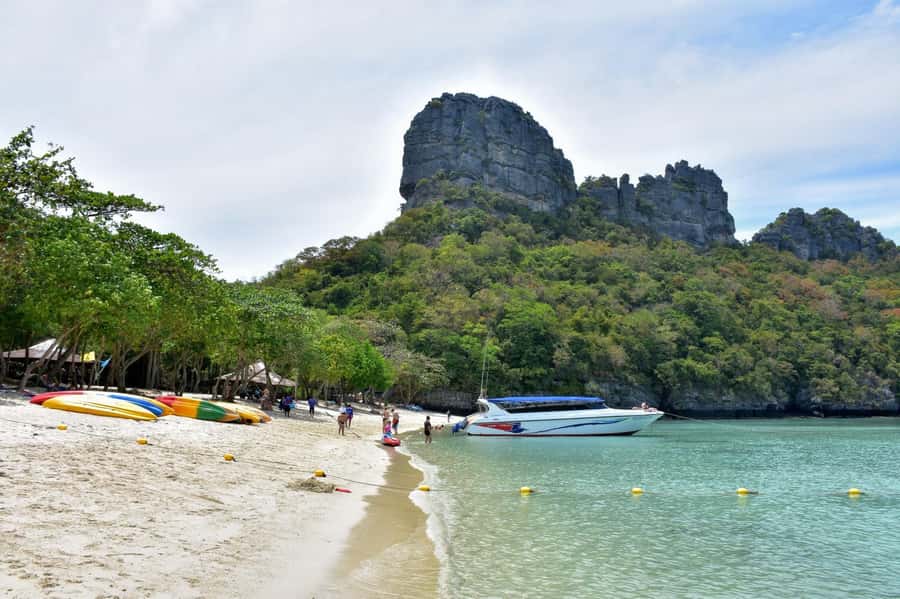 Koh Samui: Speedboat Adventure to Angthong's Hidden Gems - The 45-minute speedboat ride into Mu Ko Ang Thong