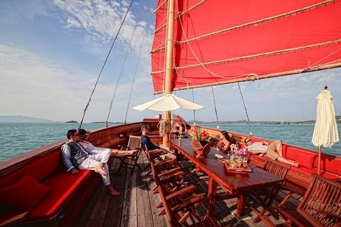 Koh Samui Sunset Dinner Cruise - Drinks onboard: welcome cocktail, unlimited soft drinks, and what costs extra