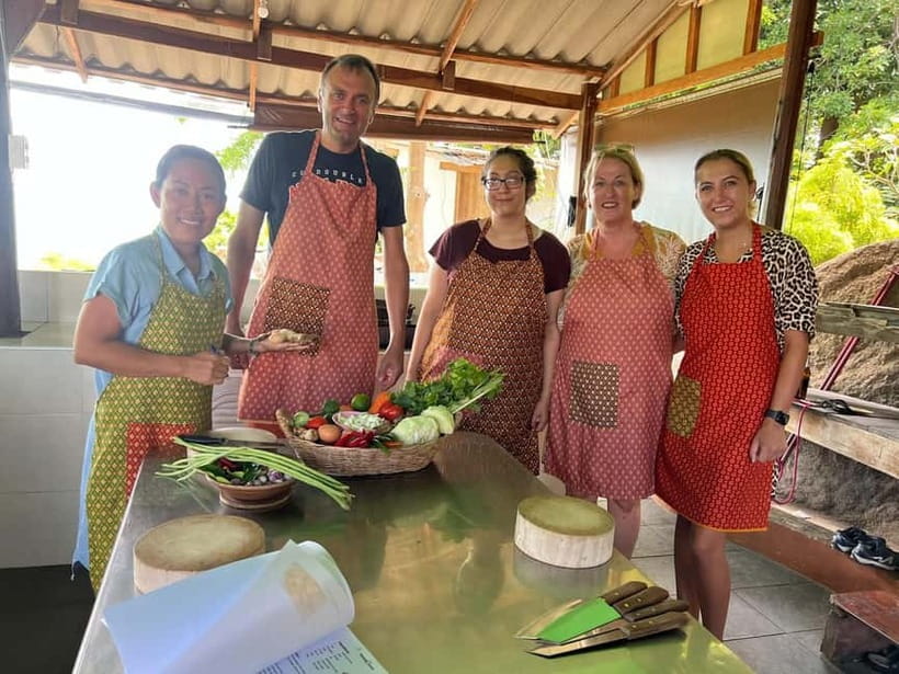 Koh Samui: Thai Cooking Masterclass by the Sea - Hotel Pick-Up and First Sips: Starting the Class the Easy Way